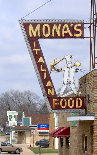 Mona's Italian Food, Toluca